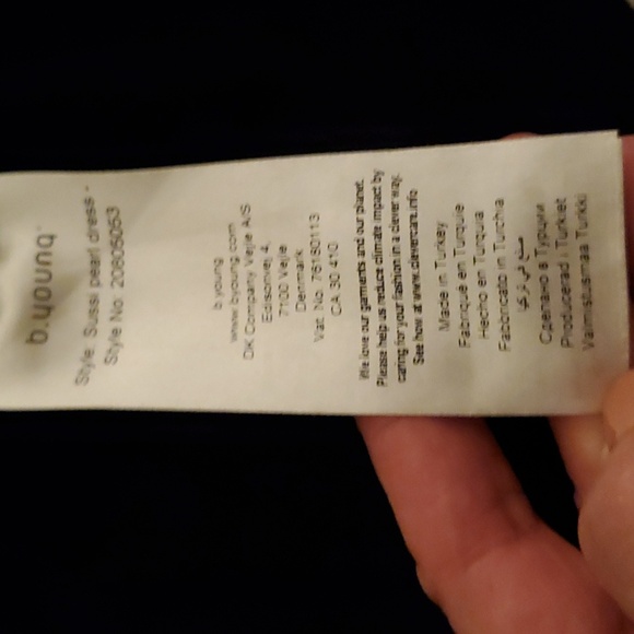 b. YOUNG DRESS - Picture 5 of 6